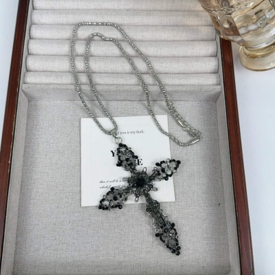 Тёмный алмазный шип 